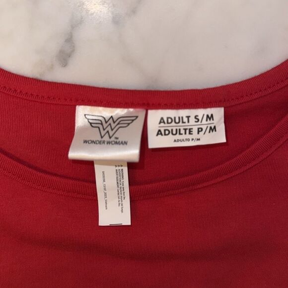 NWT WONDER WOMAN SHIRT COSTUME S/M - Picture 5 of 6